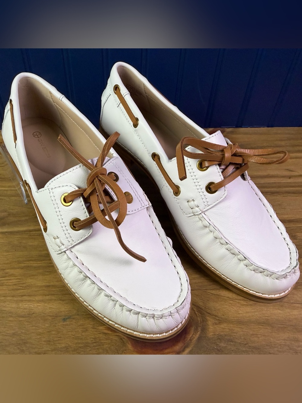 Giani Bernini Lylaal White Leather Boat Shoes Loafers Size 8 NIB